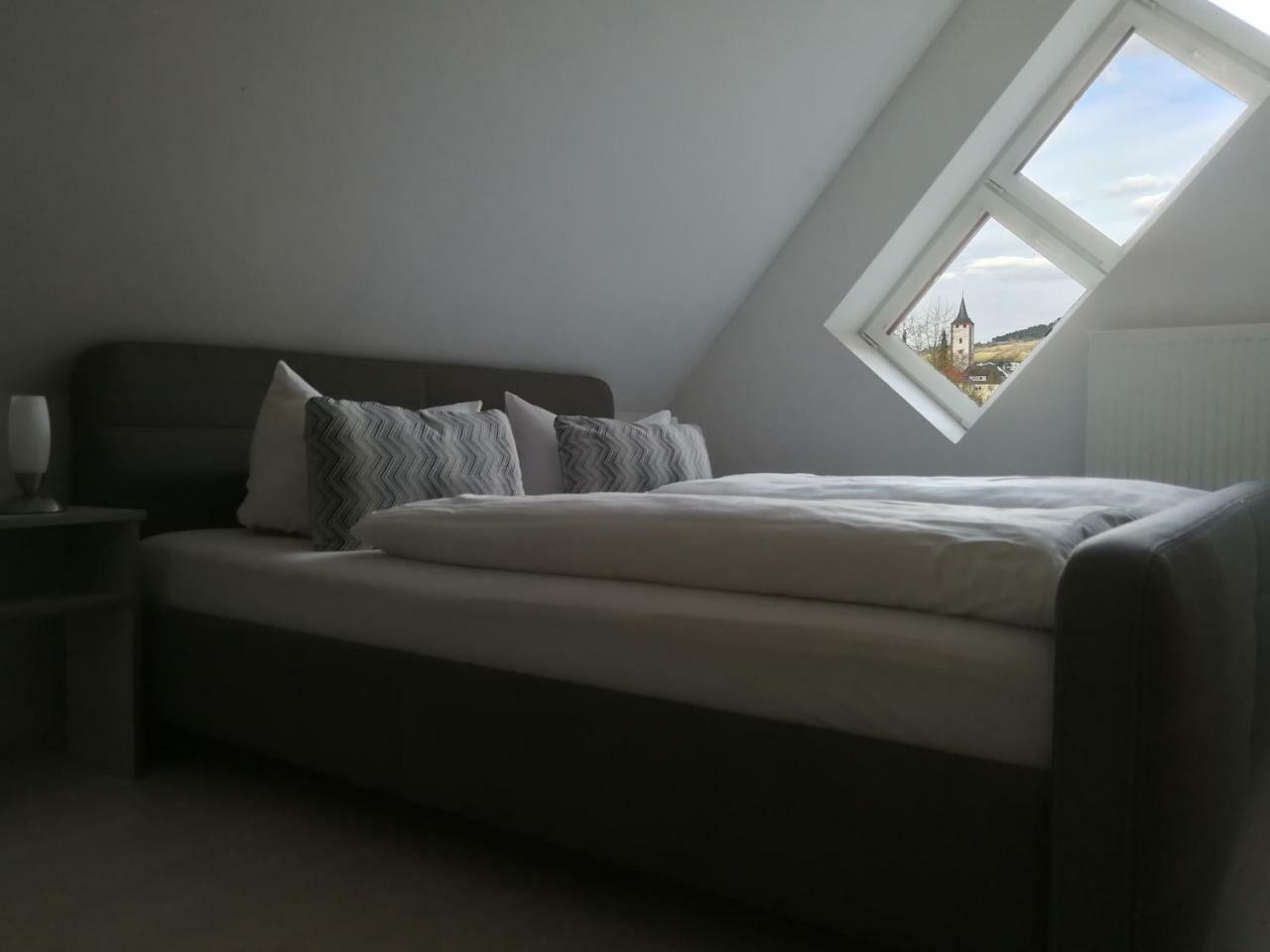 Hotel Weinstube Schwalbennest Karlstadt Esterno foto