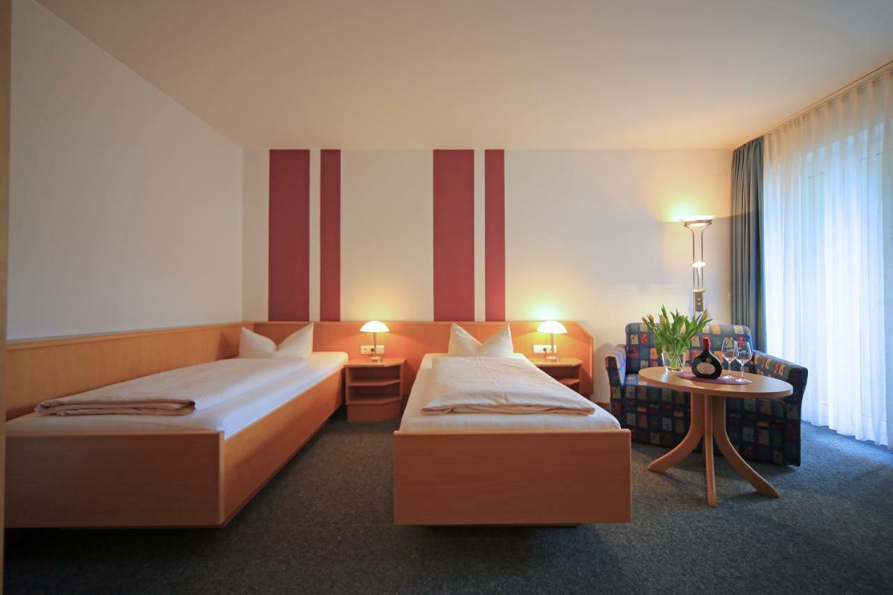 Hotel Weinstube Schwalbennest Karlstadt Esterno foto