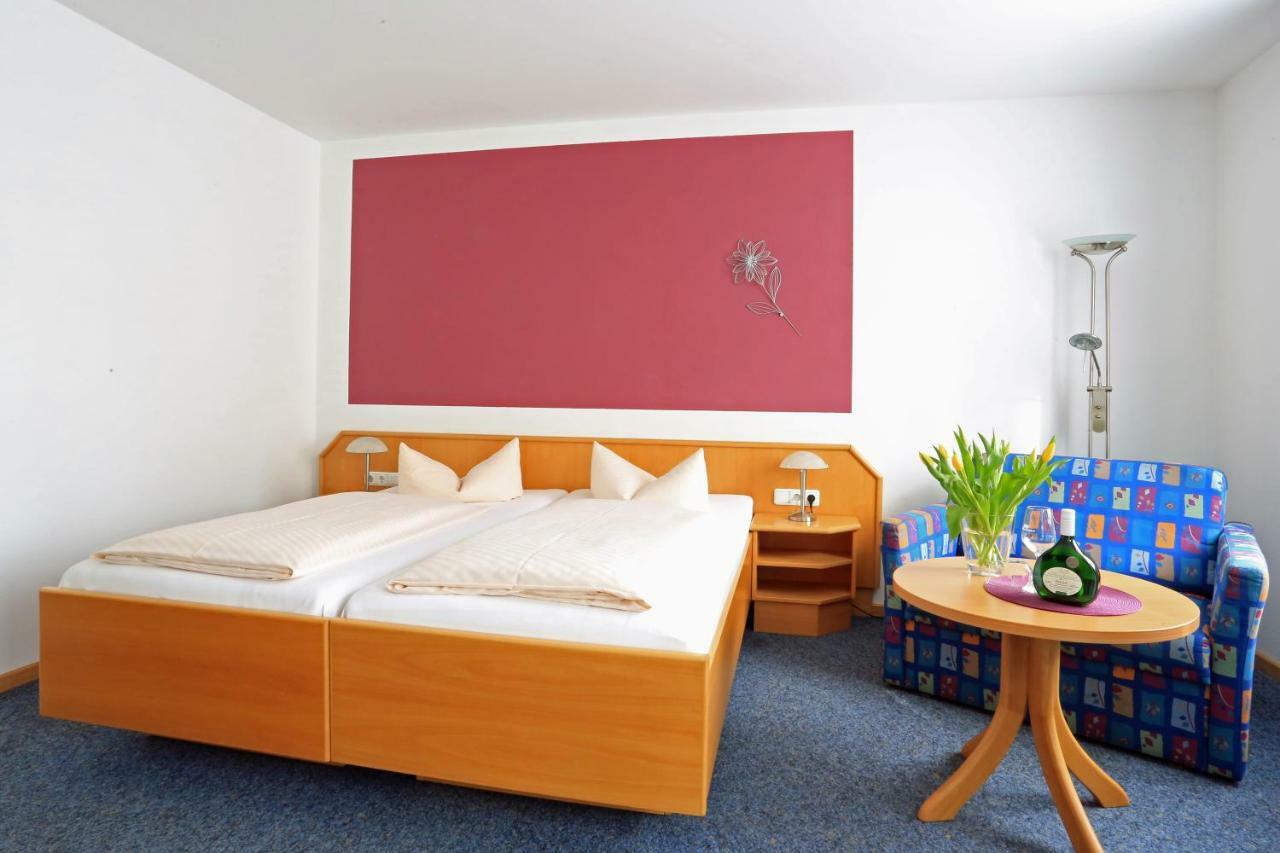 Hotel Weinstube Schwalbennest Karlstadt Esterno foto